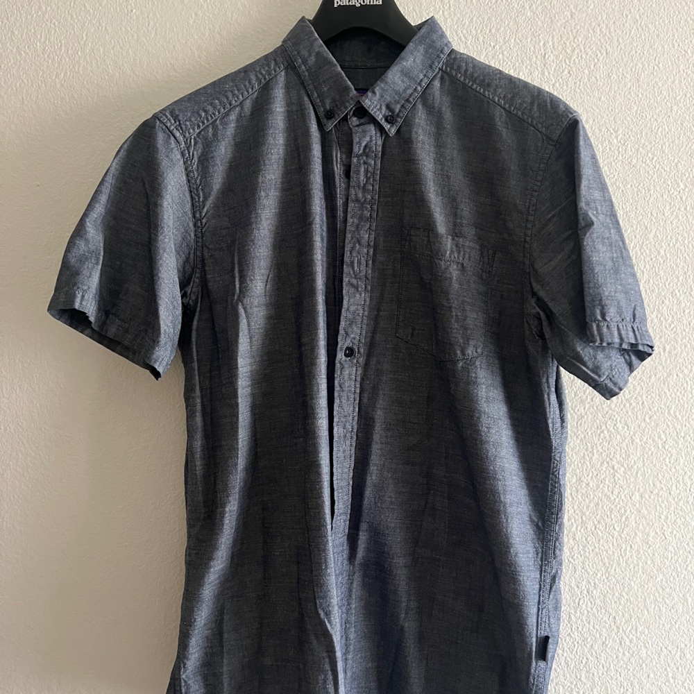 Patagonia Chambray Button up shirt, size medium